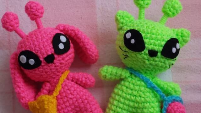 Gato y Conejo Alien
