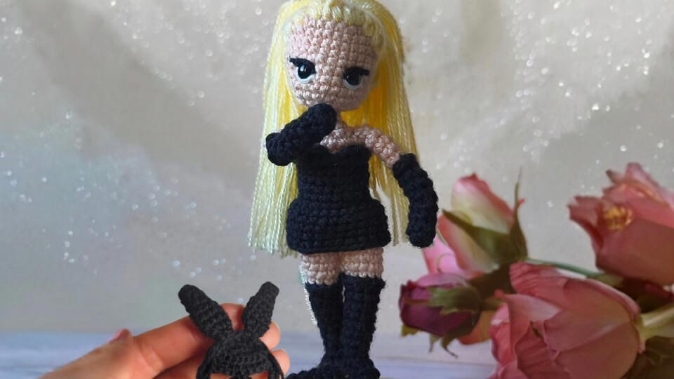 Ariana Grande mini