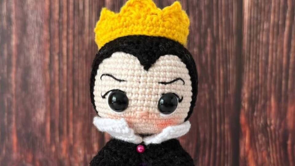 Evil Queen amigurumi pattern