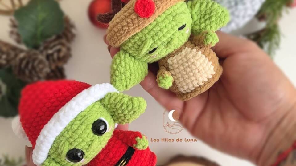 Bebe Yoda navideño