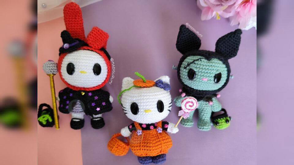 Sanrio Ebook "Halloween" π