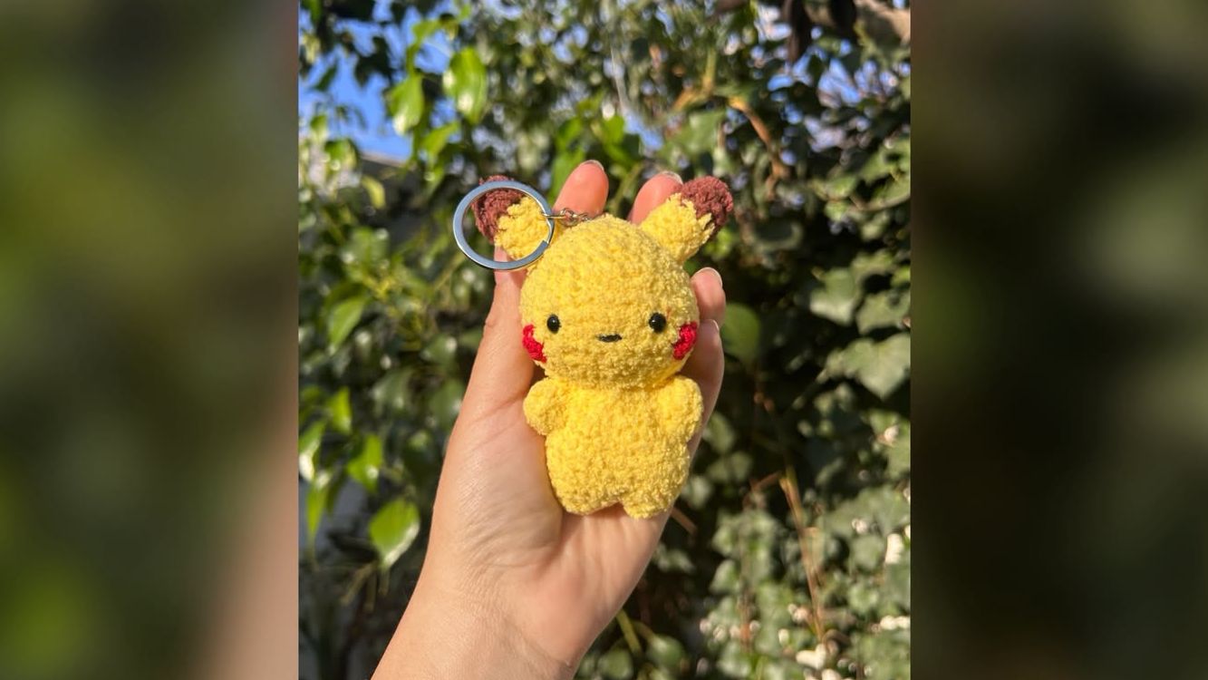 Pikachu Lil Friends Keychan