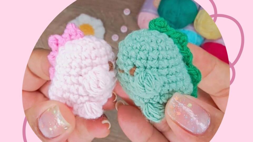 Llavero de mini dinos 🦕🩷💚